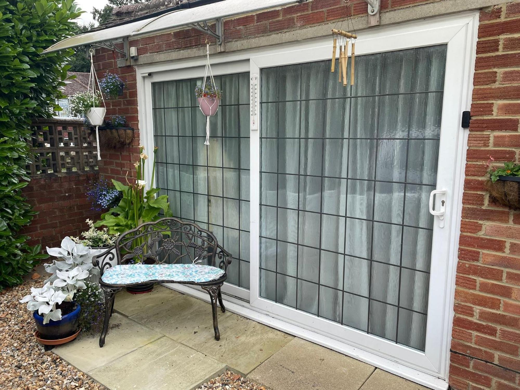 Jacaranda Bed & Breakfast East Grinstead Exterior foto